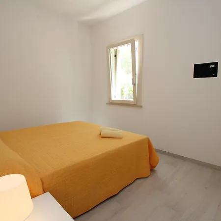 Villaggio Pineta * بيبيوني