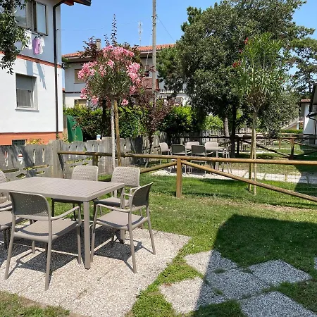 Nyaraló Villaggio Pineta *